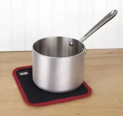 All-Clad Kitchen Linens Set | Chili Red -Dinnerware Shop all clad chili red silicone pot holder 39522 1