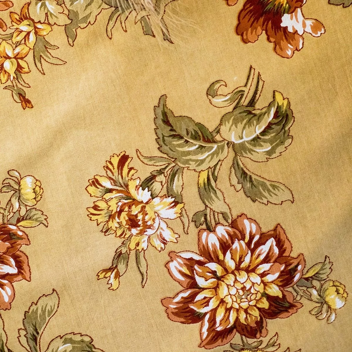 April Cornell 54" X 54" Dahlia Days Breakfast Tablecloth | Gold 5 April Cornell 54" X 54" Dahlia Days Breakfast Tablecloth | Gold - Image 3